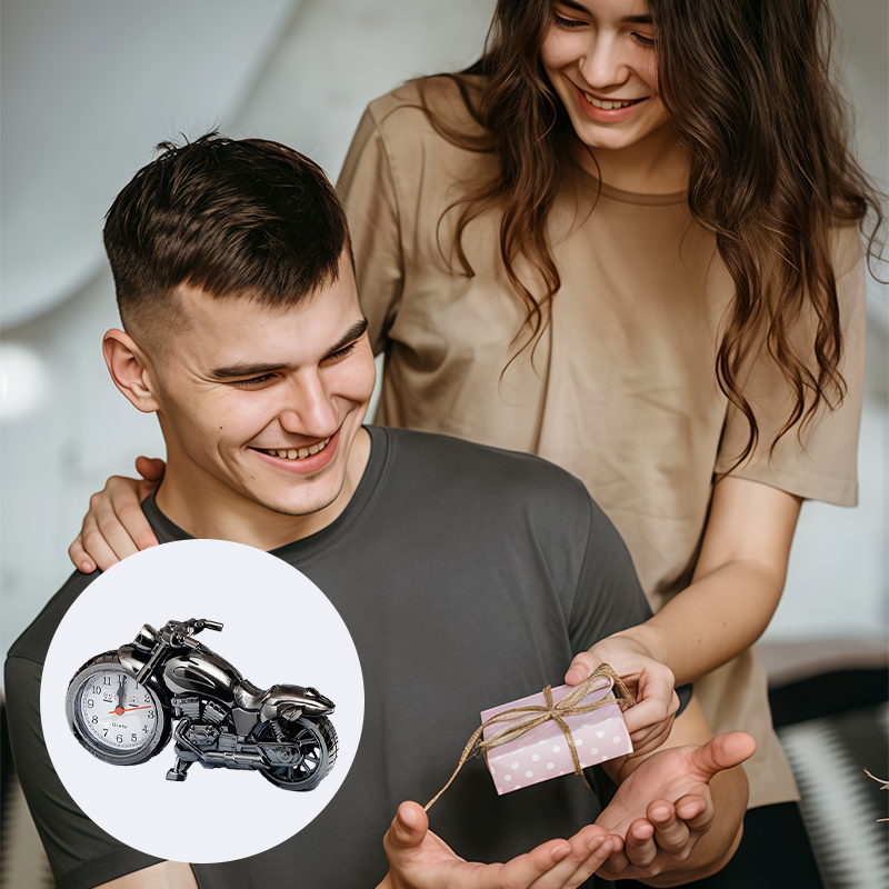 Creatieve Motor Wekker: Stoer Design