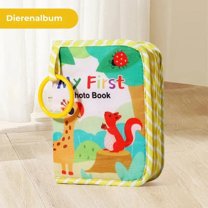 Zacht babyboek met spiegel en bijtring
